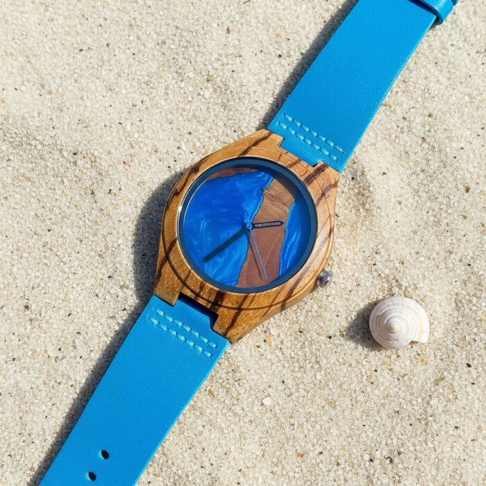 Zegarek damski z morskim zapięciem